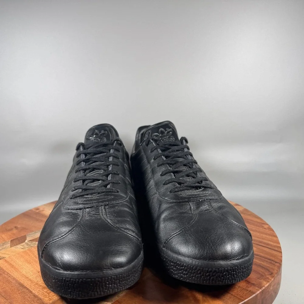 Adidas Gazelle Mens Triple Black Leather Low Top Sneakers BB5497 Size 13.5